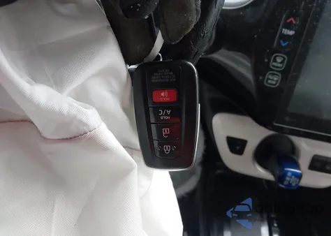 2017 Toyota Prius Prime Premium z USA, uszkodzony, nr VIN JTDKARFP4H3050893